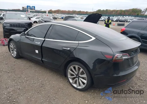 2018 Tesla Model 3 Long Range/Performance z USA, uszkodzony, nr VIN 5YJ3E1EB2JF111764